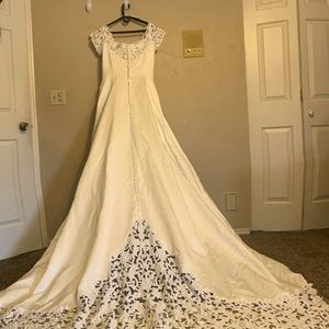 Wedding Dress - light cream/white size 18
